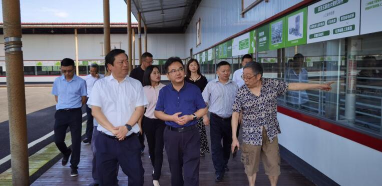 银娱优越会集团完成驻村帮扶干部轮换